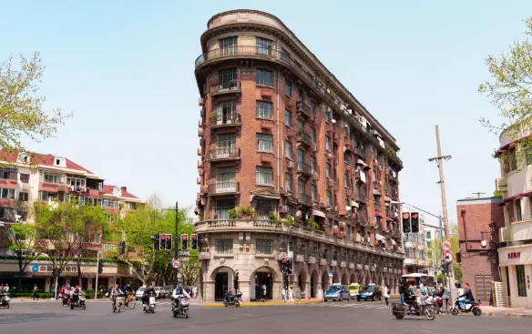 上海武康路打卡全攻略：安福路文艺街区与梧桐区拍照圣地大揭秘🌿