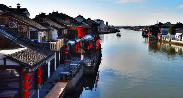 智慧湾科创园3D打印桥霓虹拍照会所，集装箱文创区上海同城交友夜生活打卡绝佳机位